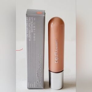 R.e.m.Plumping Lip Gloss "On Your Collar"